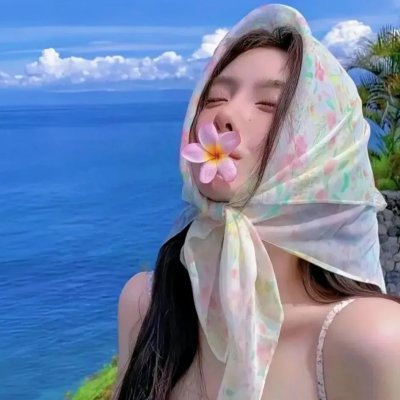 他很怪，他是我爸爸